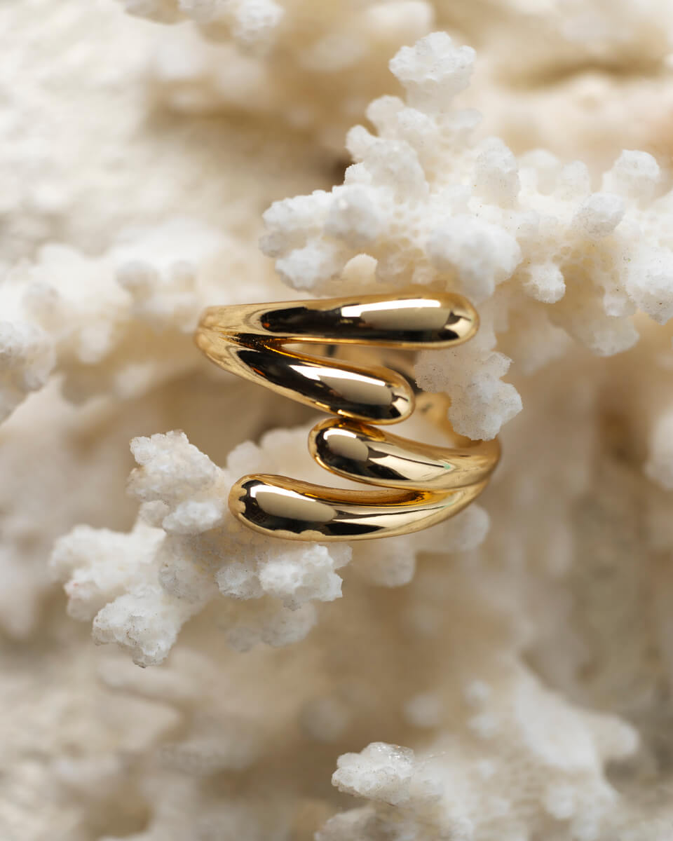 Bague doré en acier inoxydable fond corail blanc