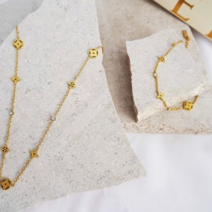 Parure Diva 1 . Bijoux en acier inoxydable