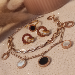 Parure Noirelia 1. Bijoux en acier inoxydable